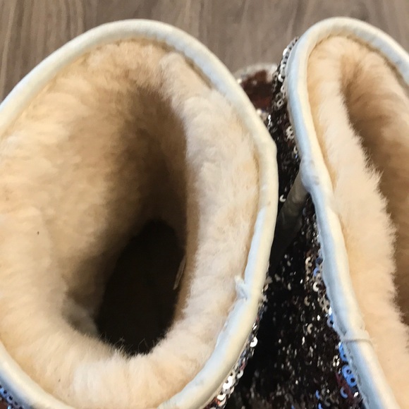 Color changing sequin UGGS - Picture 3 of 5